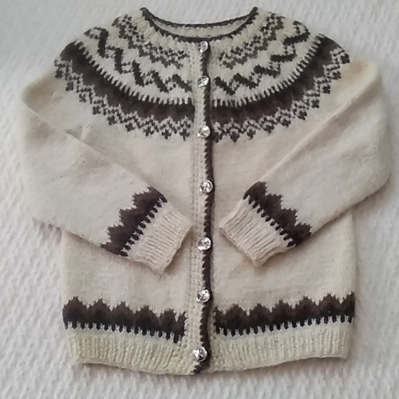 Hand Crafted Artisan Sweaters - Handknit Icelandic 💯% Wool Cardigan